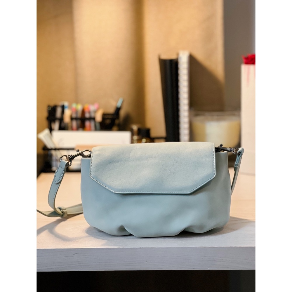 Euc Universal Thread Mint Pouch/Crossbody - image 3